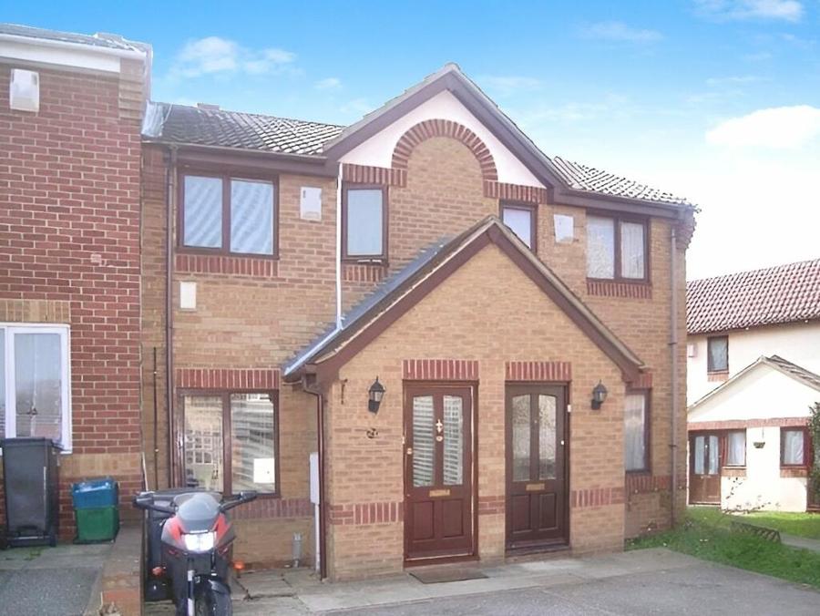 House Kelvin Gardens in Greater London