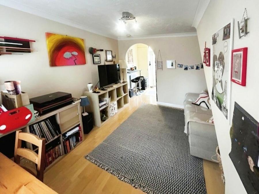 House Kelvin Gardens in Greater London