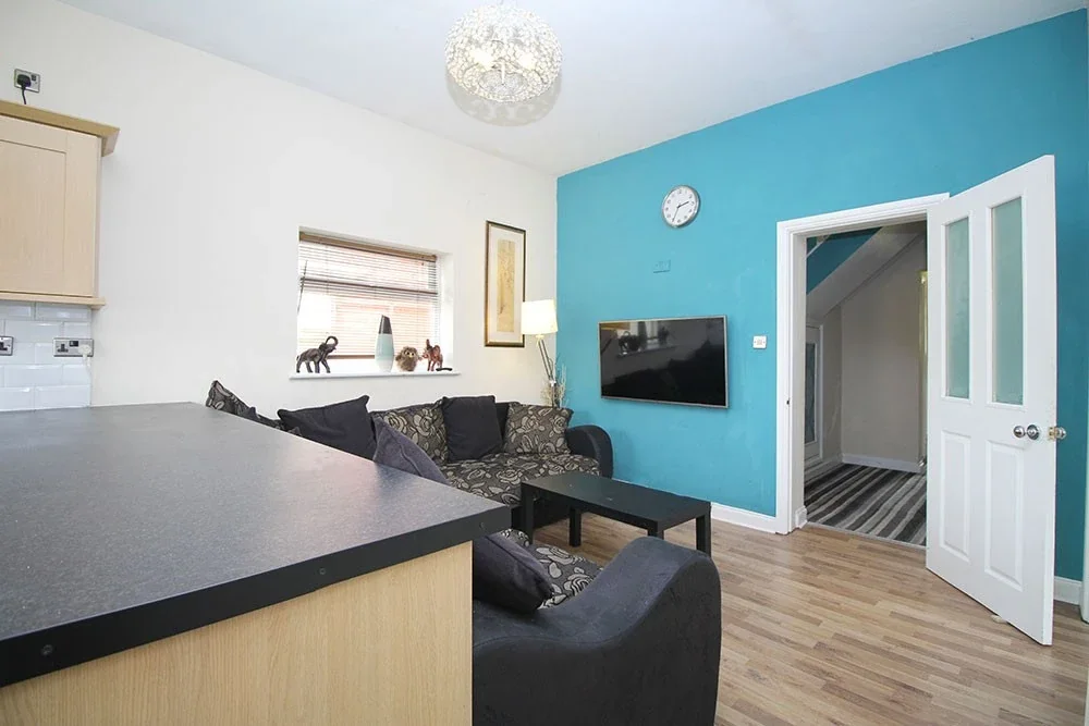 House Benscliffe Drive in Charnwood