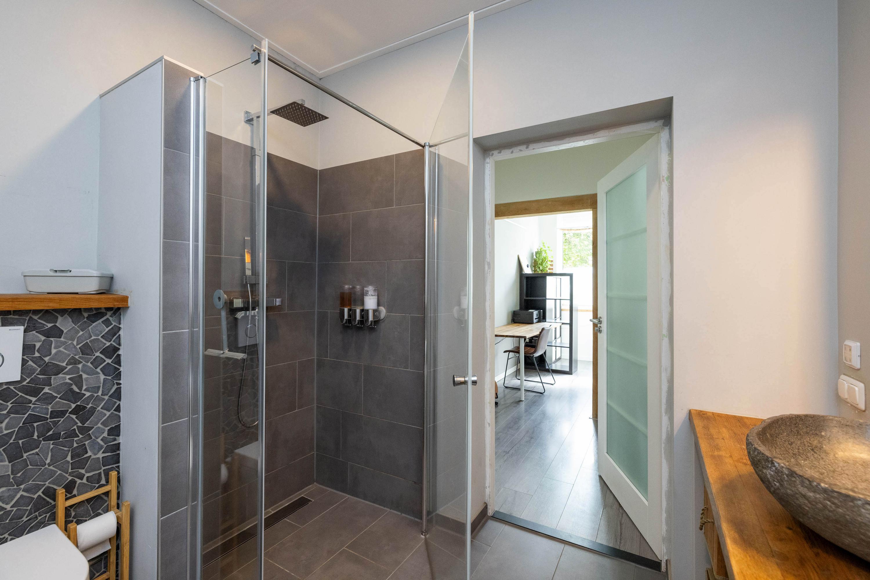 Vrijstaande woning te koop: van Alphenstraat 11, Hengelo
