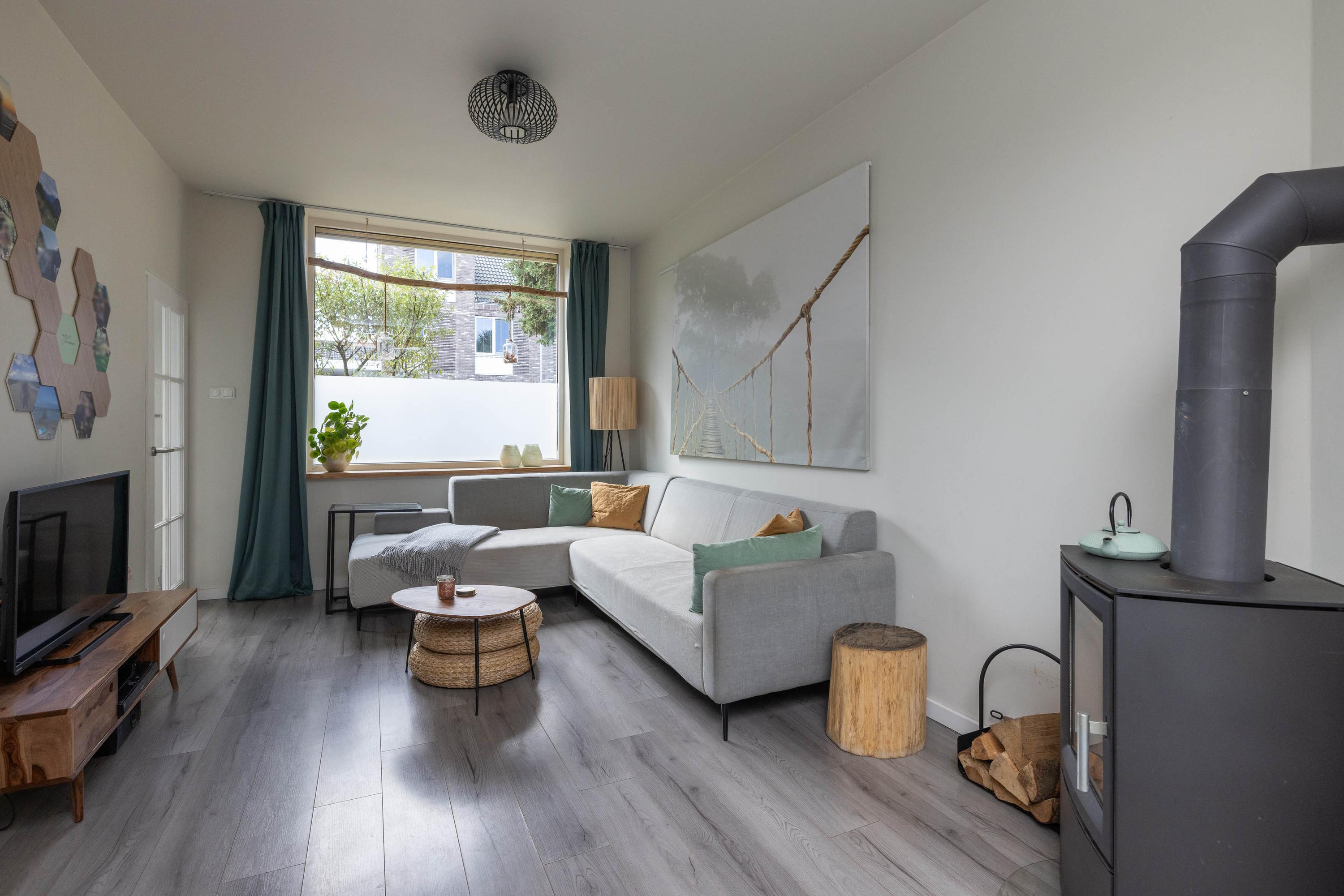 Vrijstaande woning te koop: van Alphenstraat 11, Hengelo