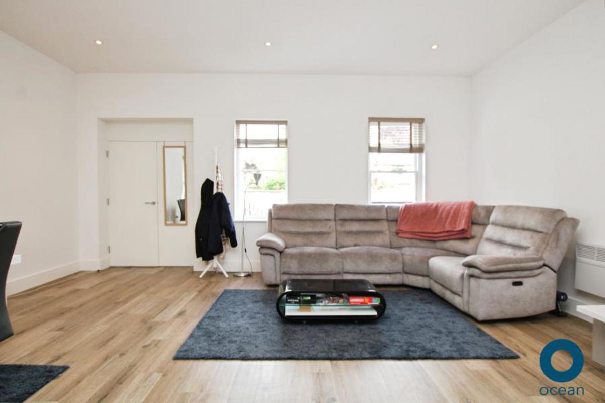 Flat Tyndalls Park Road in Bristol