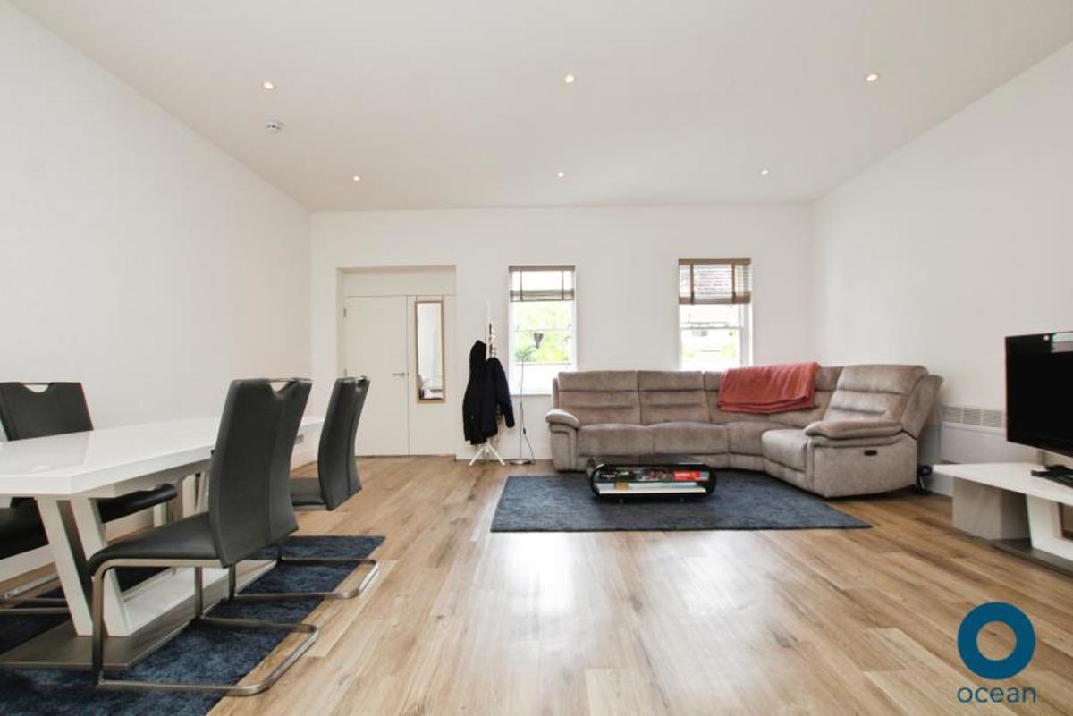 Flat Tyndalls Park Road in Bristol