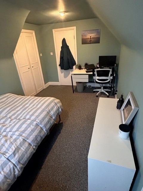 Room Ritherdon Road in Greater London