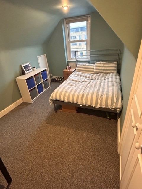 Room Ritherdon Road in Greater London