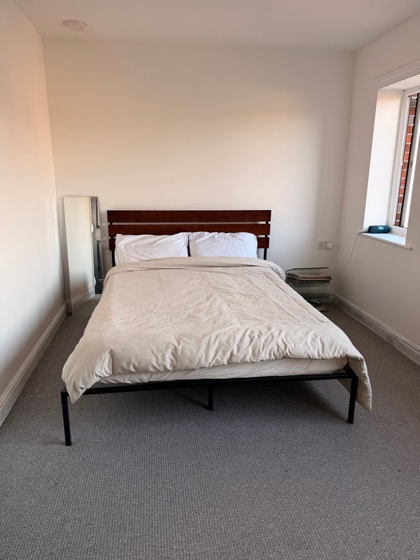 Room Newlands Gardens in Wakefield