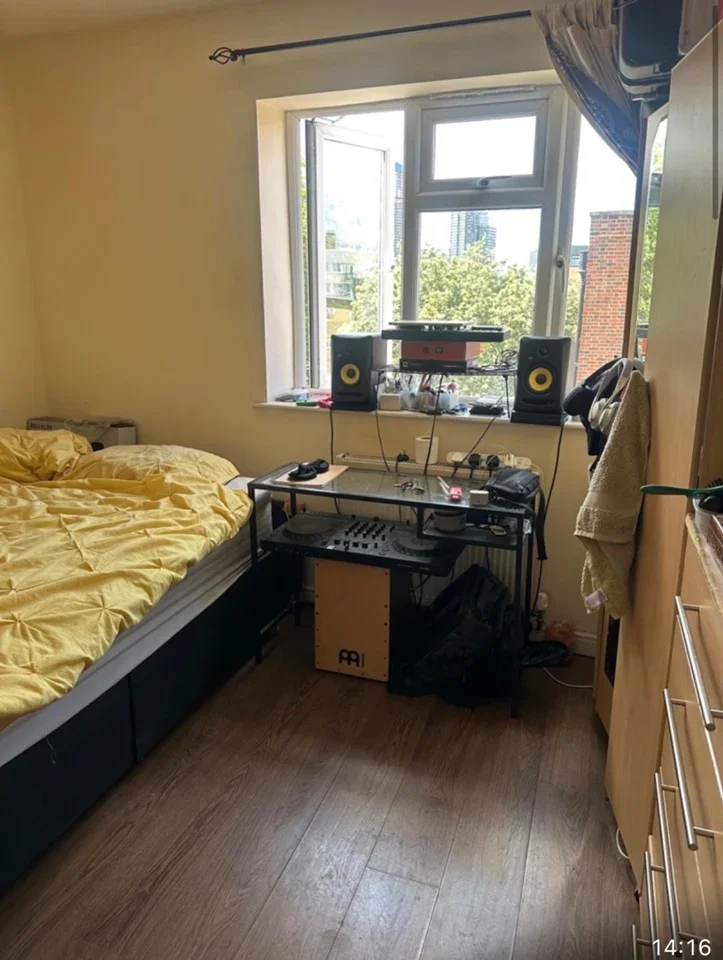 Room Saint Matthew's Row in Greater London