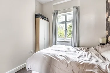 Flat Crossley Street in Greater London