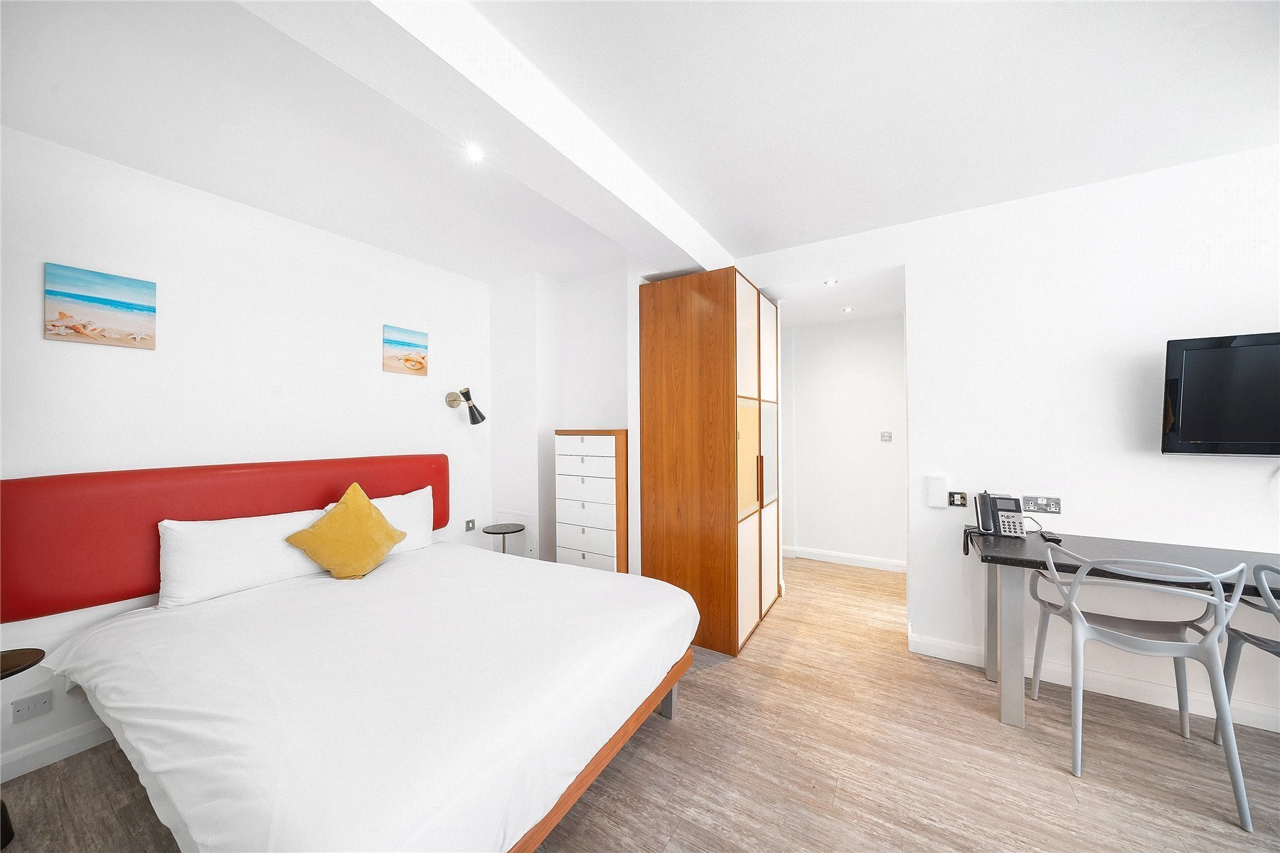 Flat Old Brompton Road in Greater London