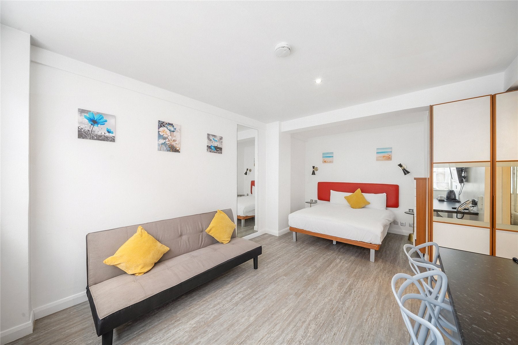 Flat Old Brompton Road in Greater London