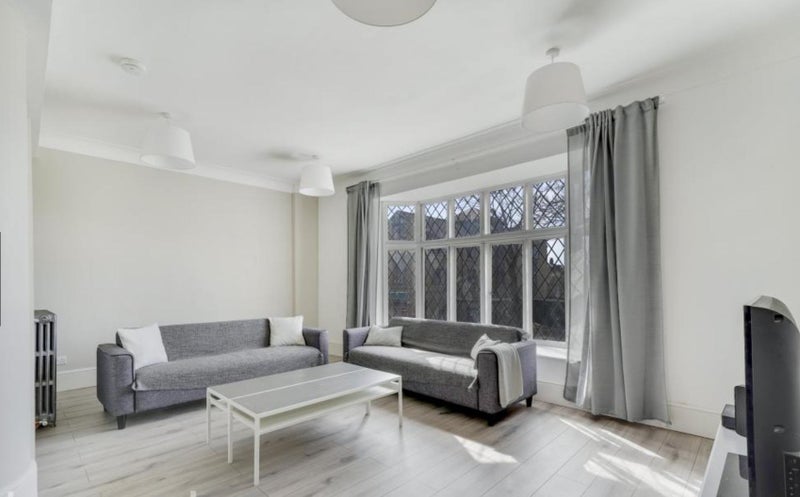 Room Trinity Road in Greater London
