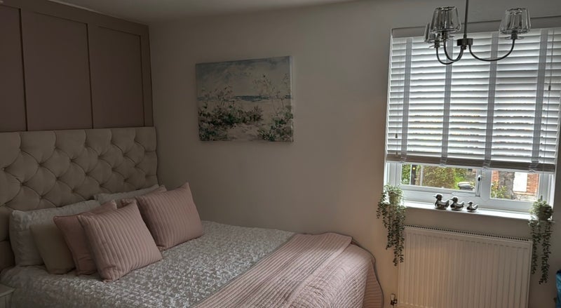 Room Woodhall Road in Chelmsford