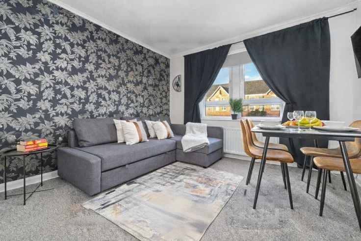 Flat McCulloch Avenue in Viewpark