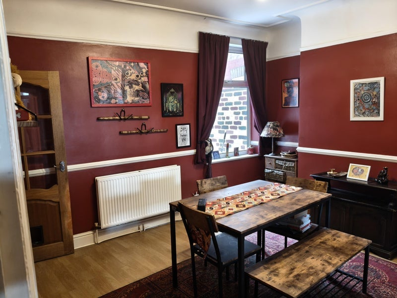 Room Warwick Road in Bootle