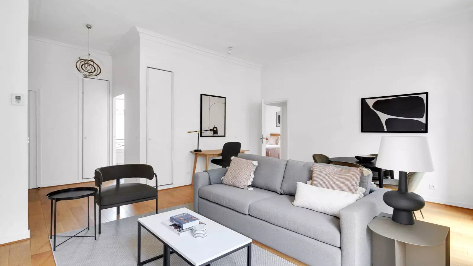 Flat Rue de Châteaudun in Paris