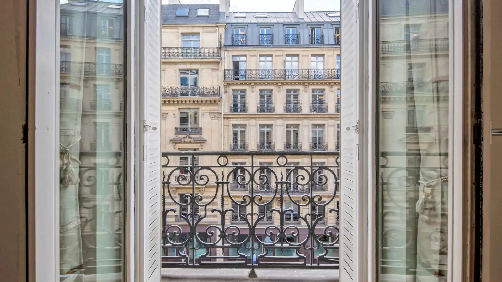 Flat Rue de Châteaudun in Paris