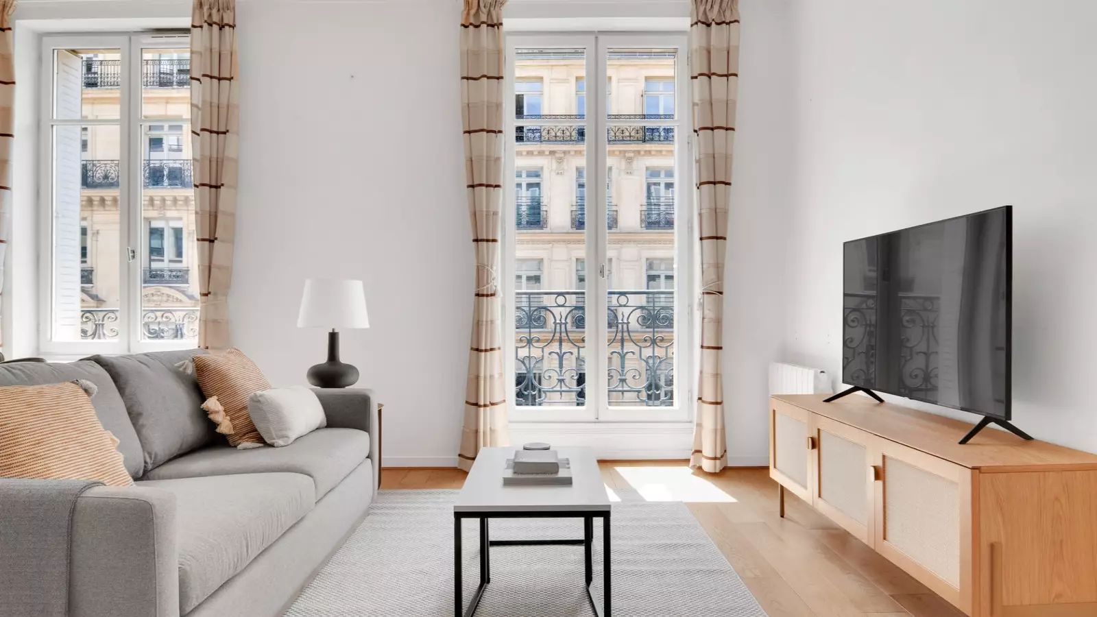 Flat Rue de Châteaudun in Paris