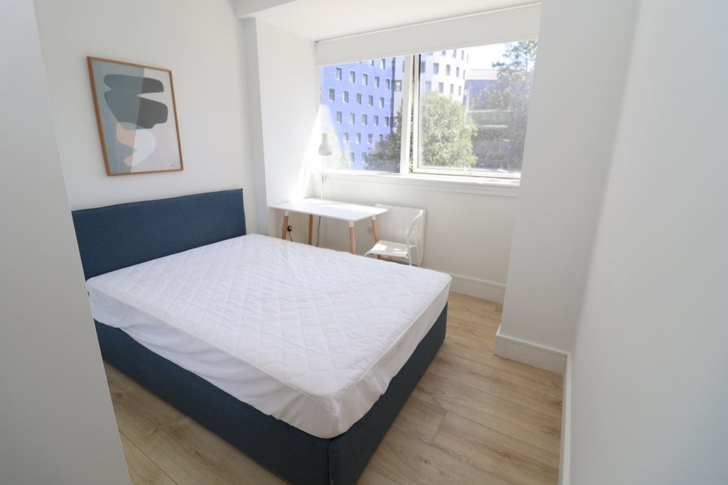 Room Globe Road in Greater London