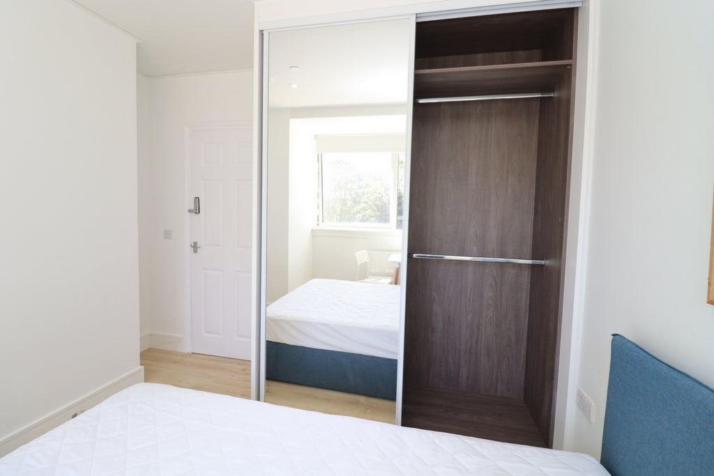Room Globe Road in Greater London