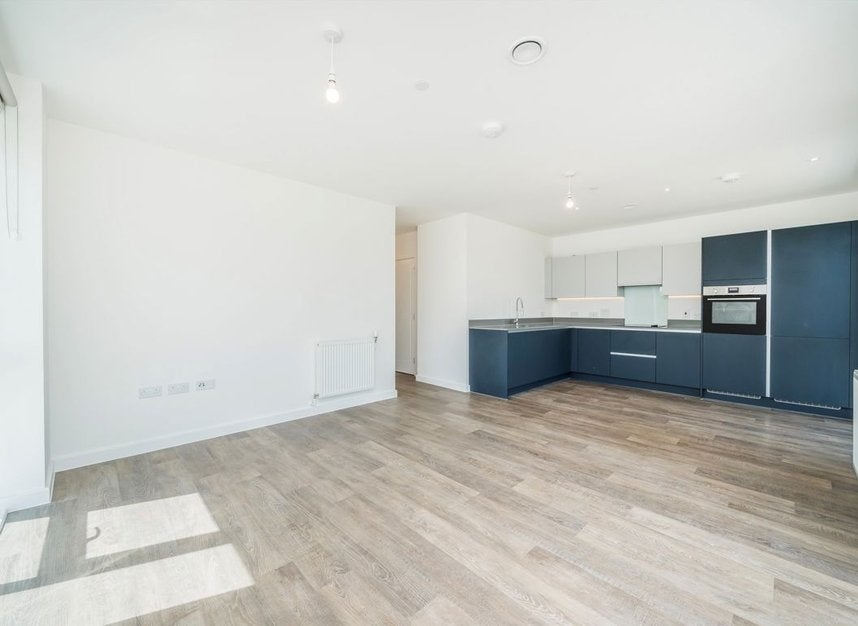 Flat Middlesex Way in Greater London