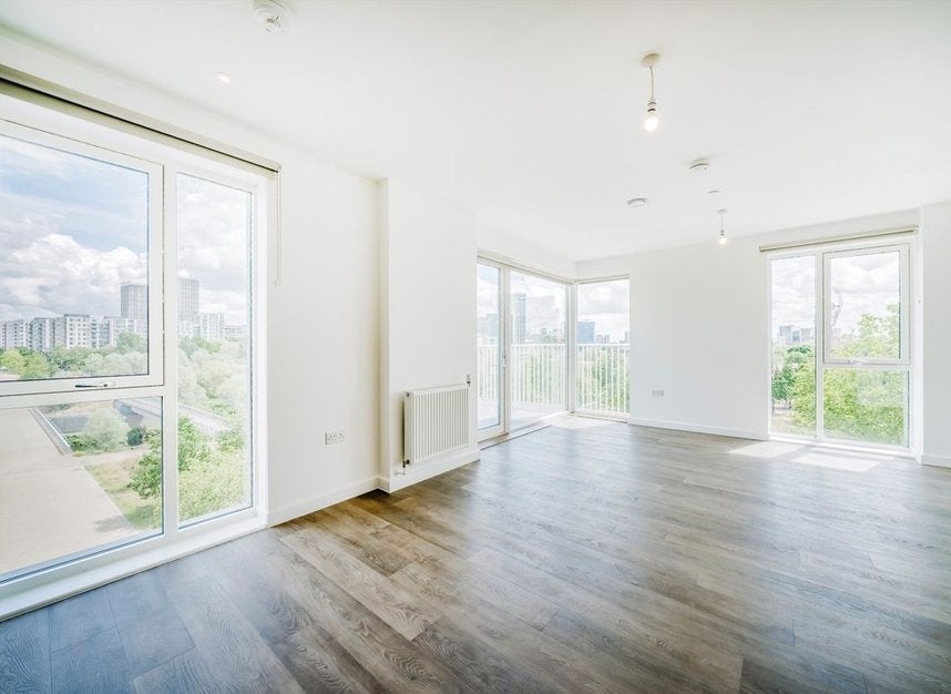 Flat Middlesex Way in Greater London