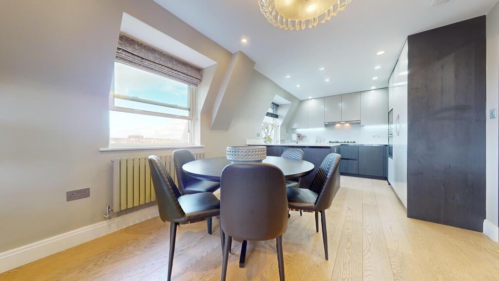 Flat Boydell Court in Greater London