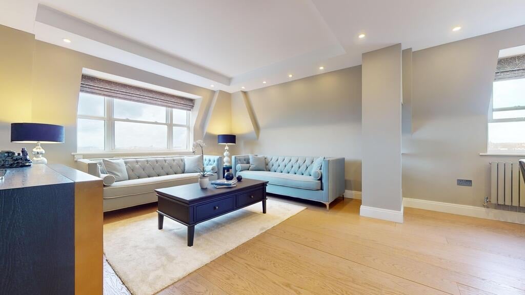 Flat Boydell Court in Greater London