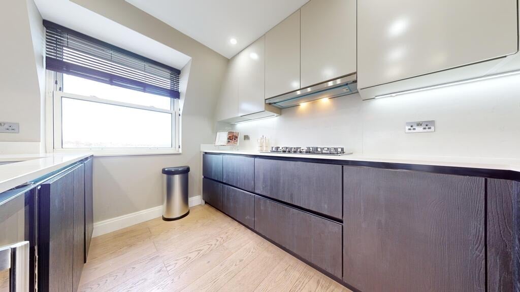 Flat Boydell Court in Greater London