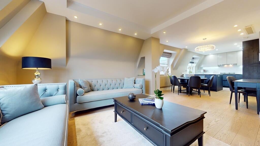 Flat Boydell Court in Greater London