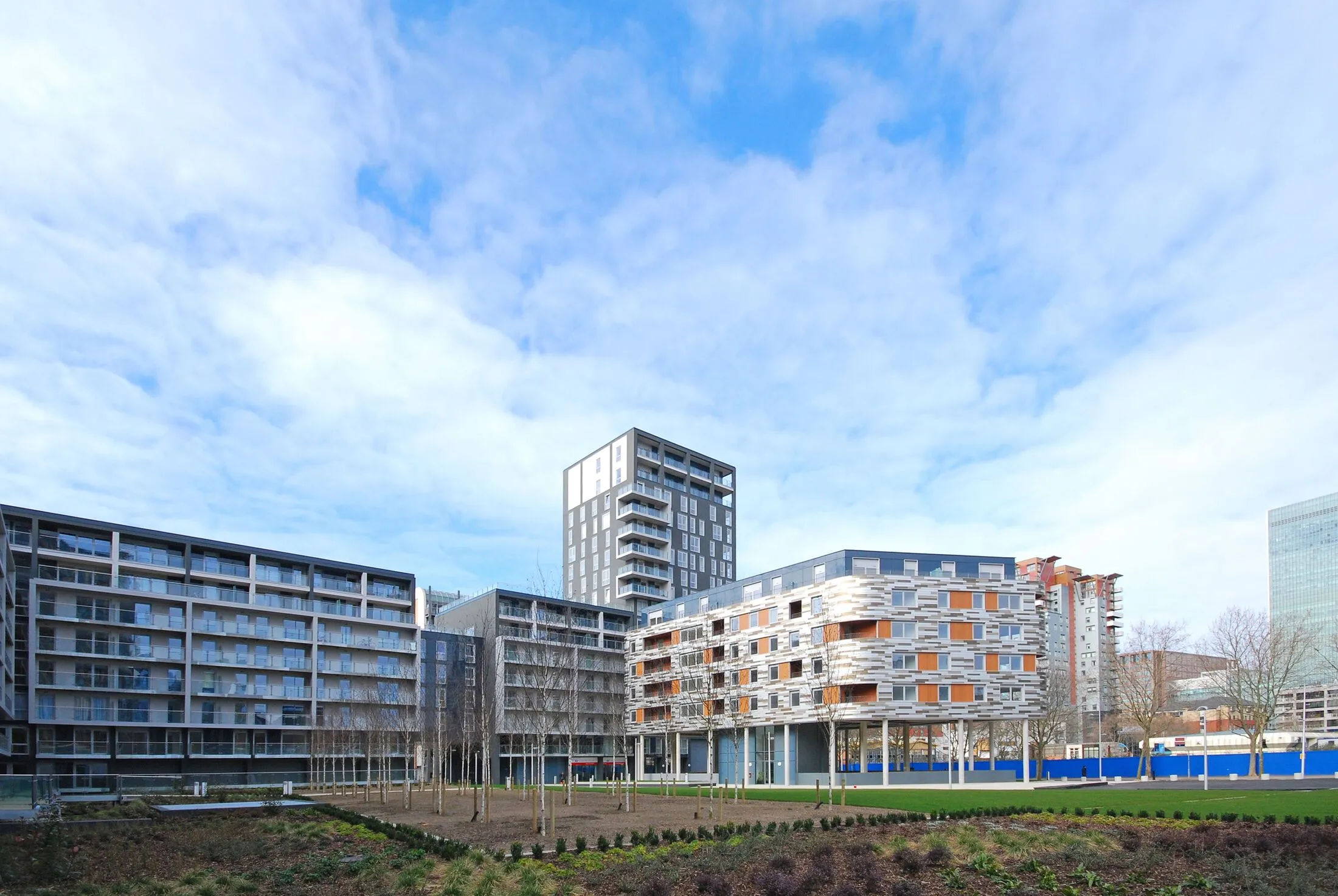 Flat Mastmaker Road in Greater London