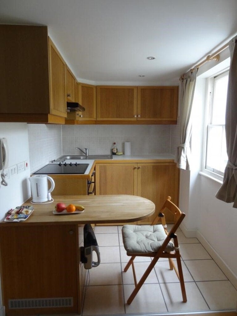 Flat Cartwright Gardens in Greater London