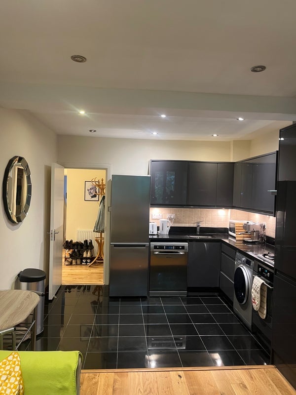 Room Kitchener Road in Greater London