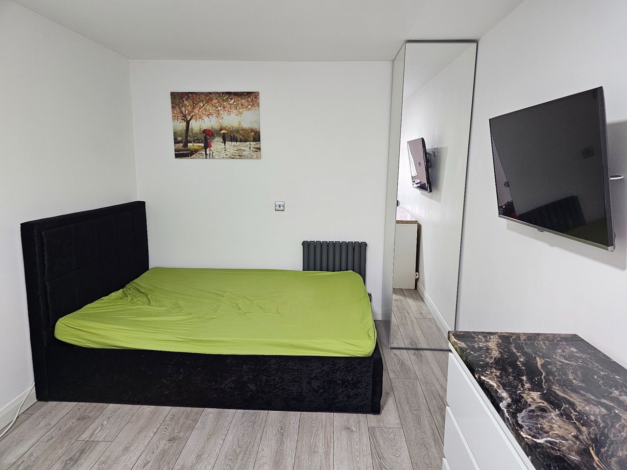 Room Potters Lane in Greater London