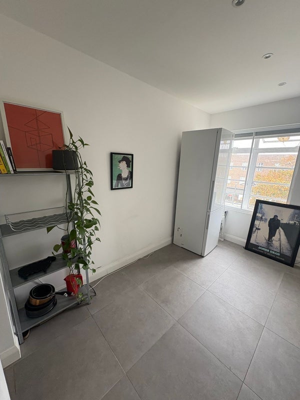Flat The Broadway in Greater London