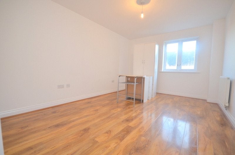 Flat Cressy Quay in Chelmsford