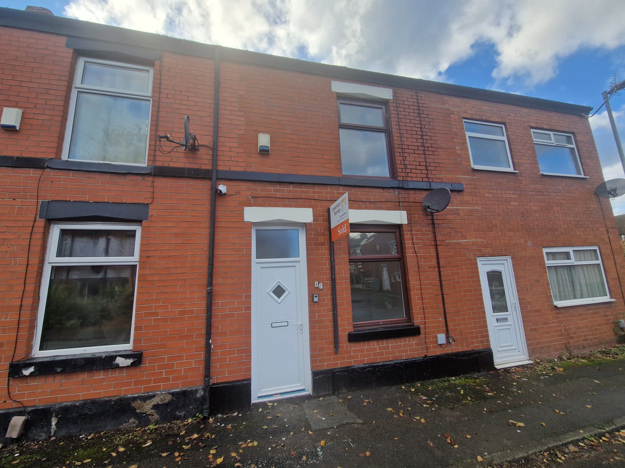 House Wolsey Street in Radcliffe