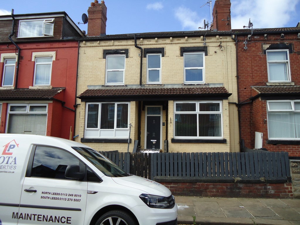 House Cross Flatts Drive in Leeds