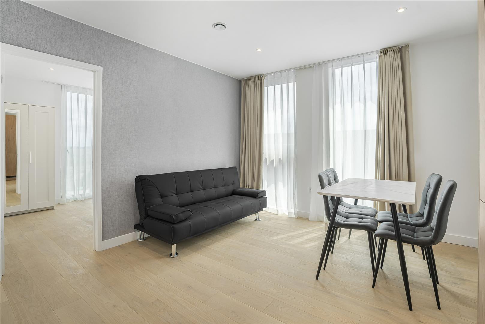 Flat Clarendon Road in Watford