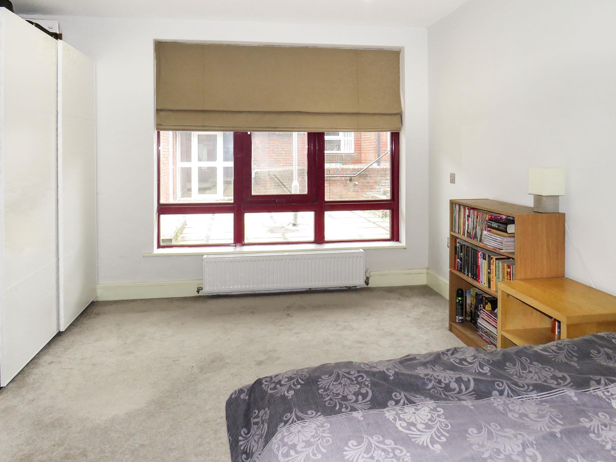 Flat Jacobs Alley in Basingstoke and Deane