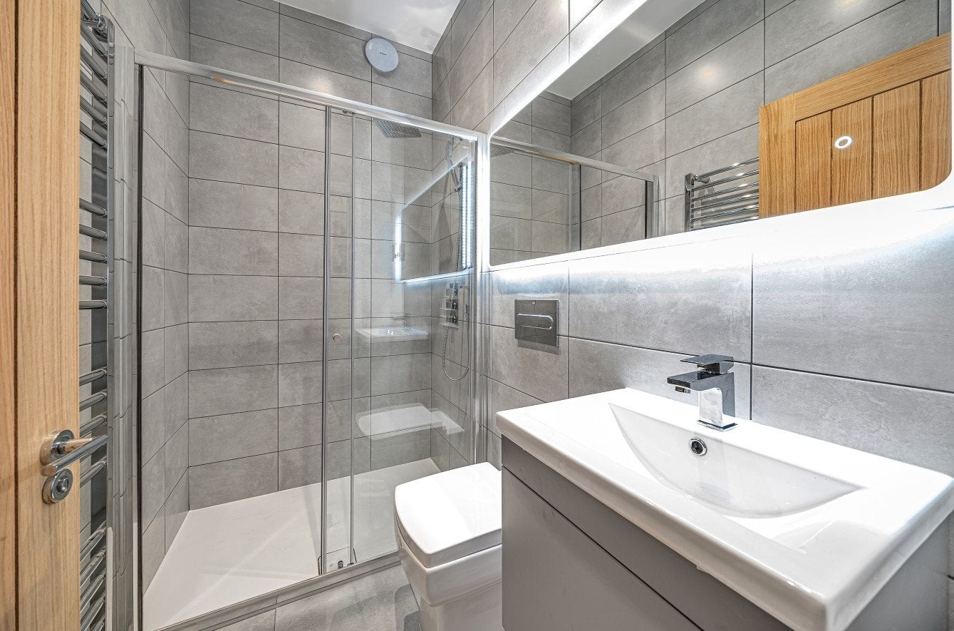 Flat Barforth Road in Greater London