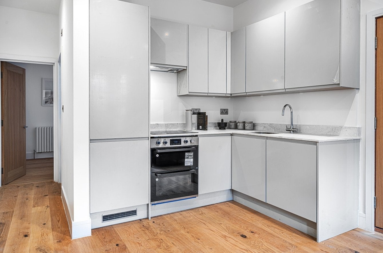 Flat Barforth Road in Greater London