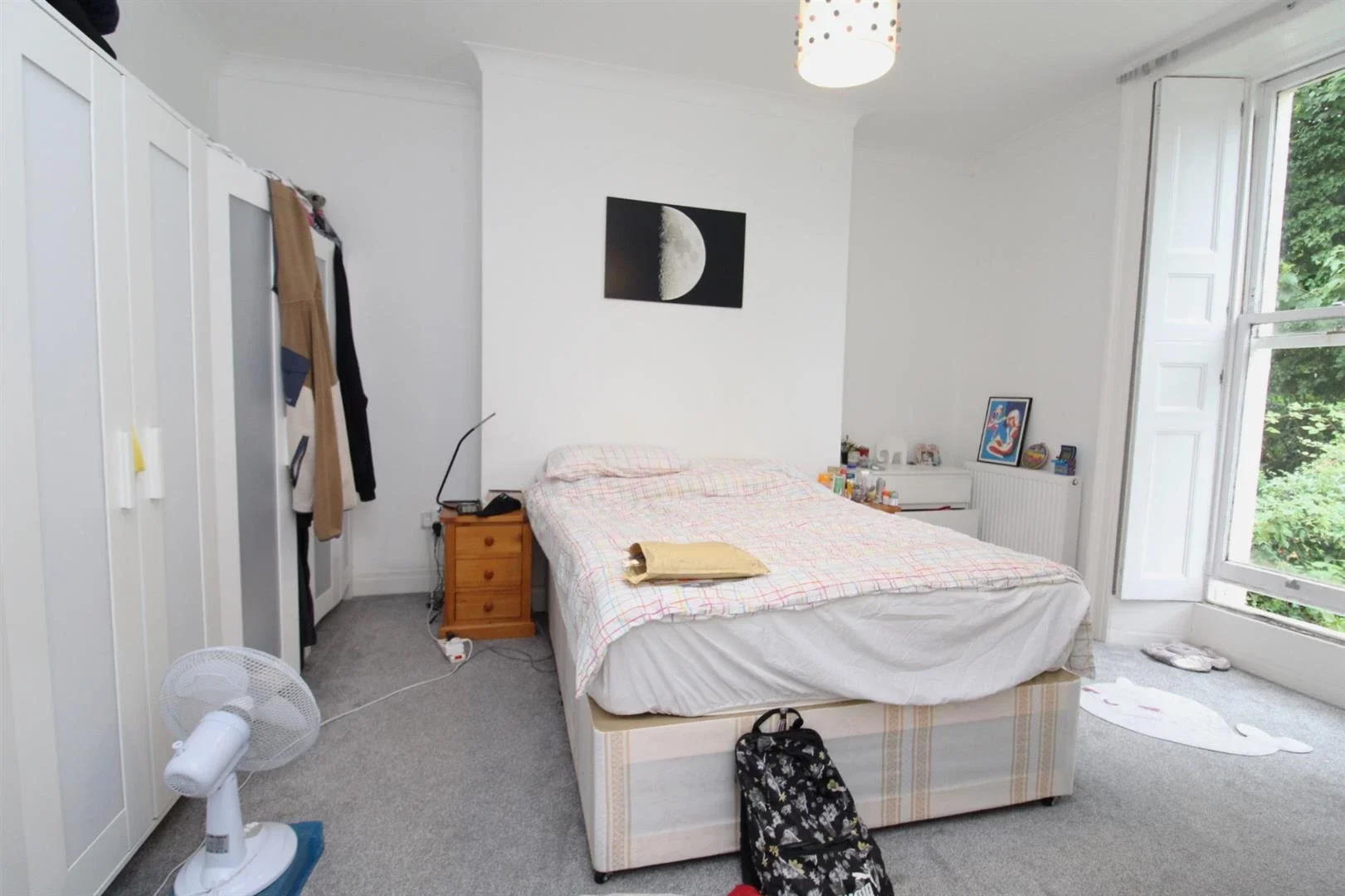 Flat Torrington Park in Greater London