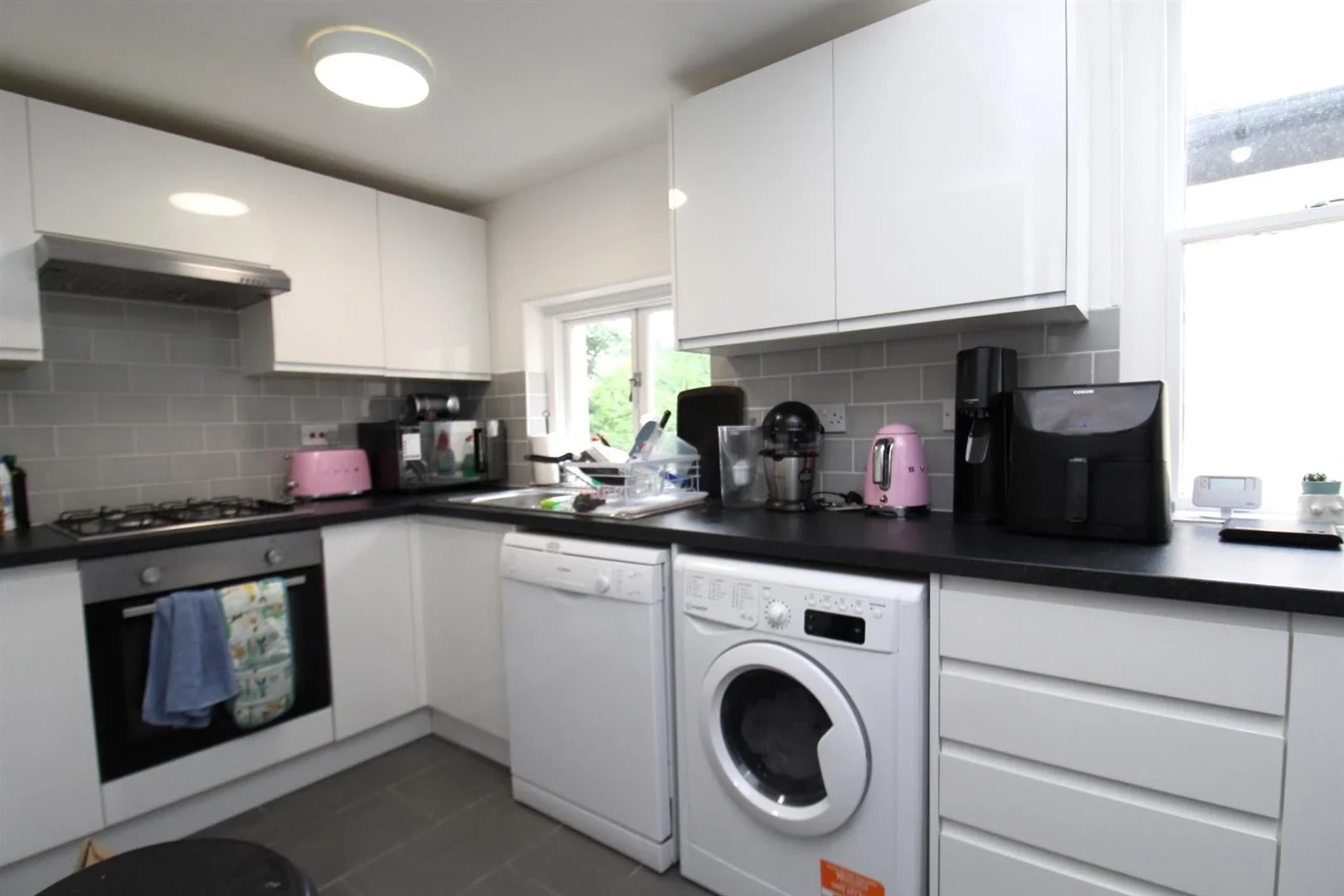 Flat Torrington Park in Greater London