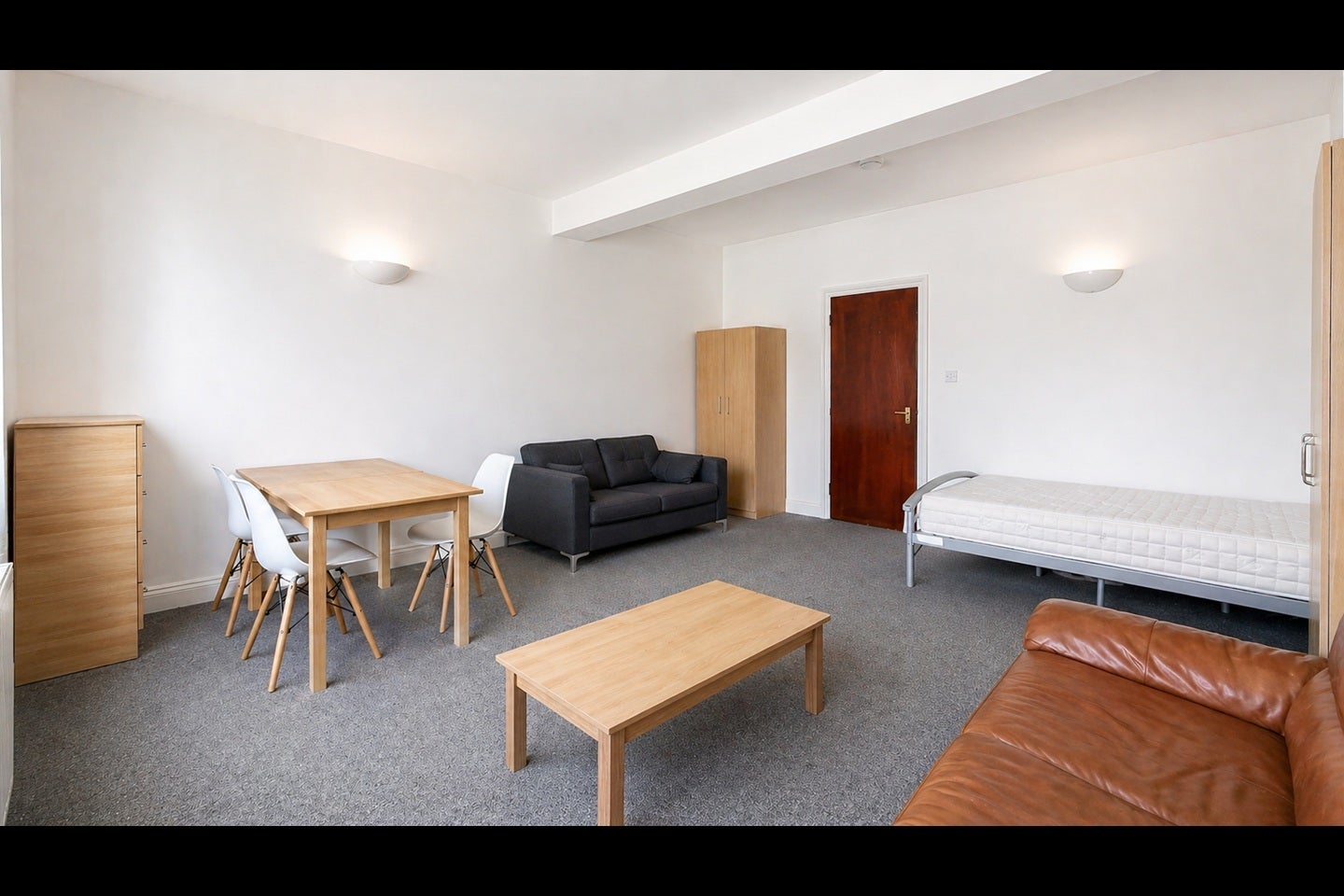 Flat Royal College Street in Greater London