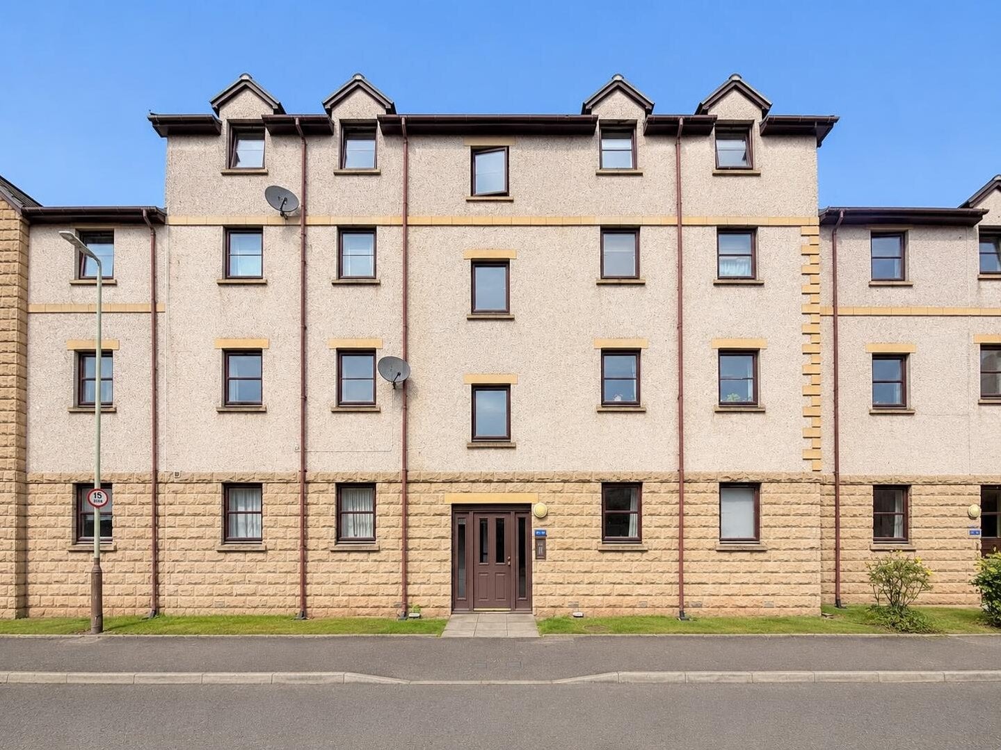 Flat Coach House Court in Perth