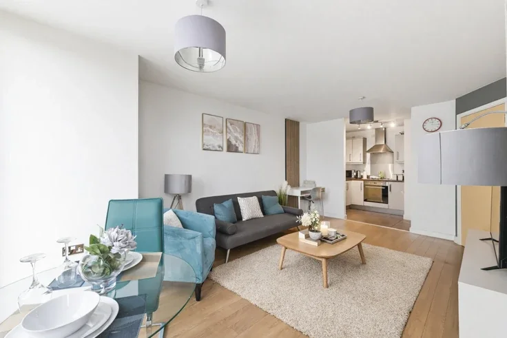Flat Mortimer Square in Milton Keynes
