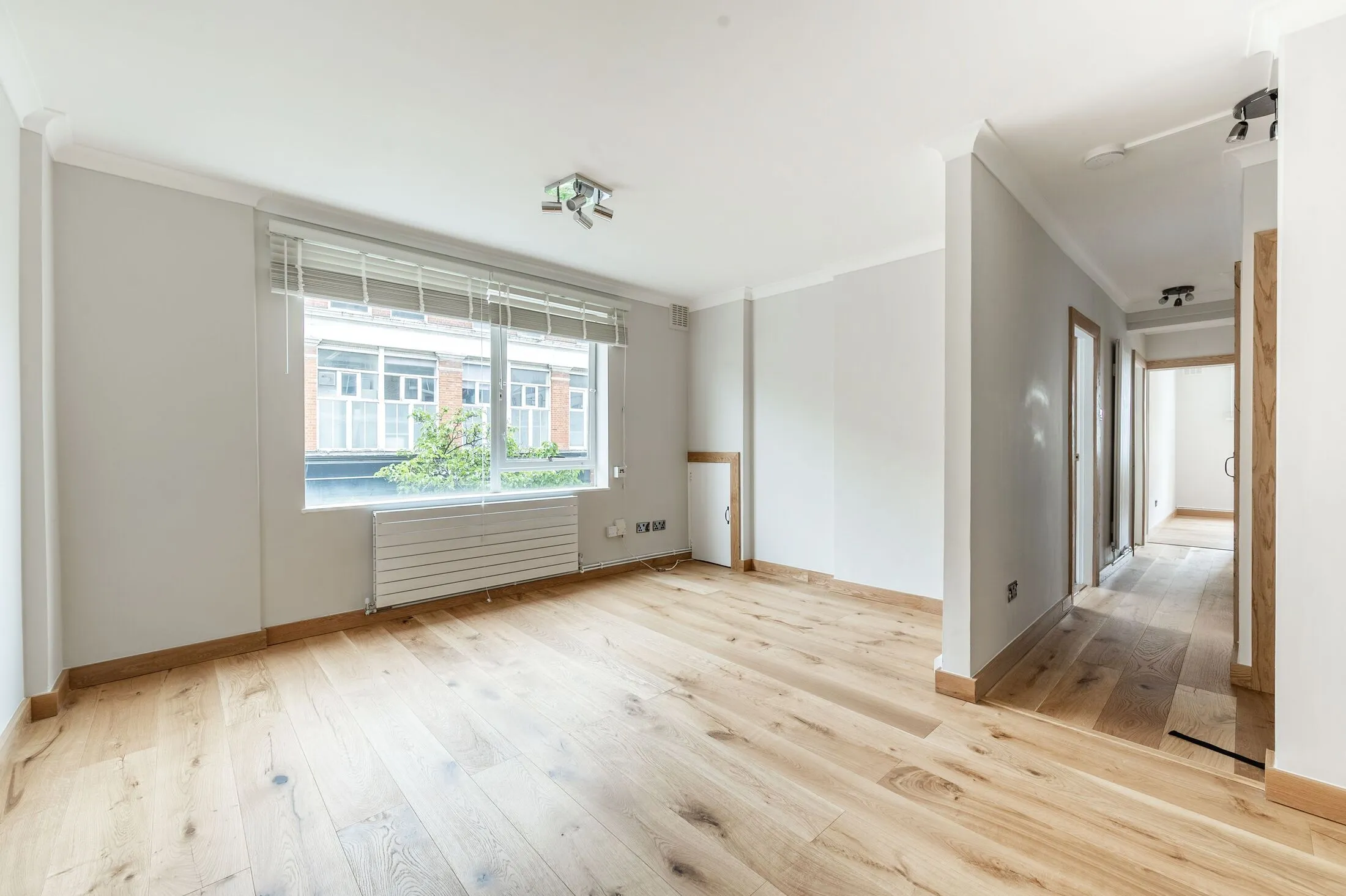 Flat Limerston Street in Greater London