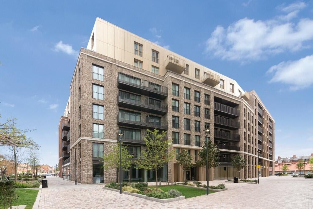 Flat Sidney Street in Greater London