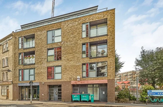 Flat Webber Street in Greater London