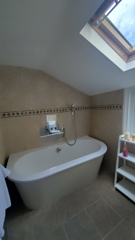 Room Mysore Road in Greater London